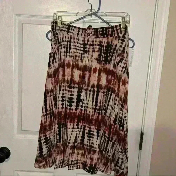 Dresses & Skirts - LuLaRoe Marsha skirt, size‎ small, red, black, tie-dye